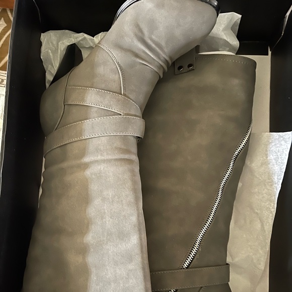 Just fab boots in Grey 7.5 - Picture 2 of 6